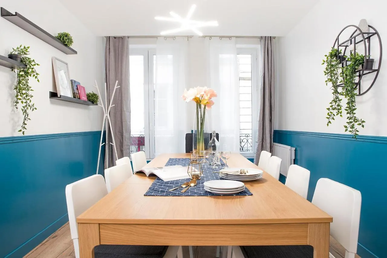 Apartmán Mirror House - 130m2 - 3br / 3ba Aircon 2 *