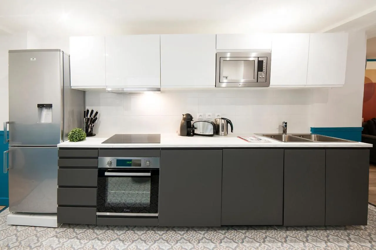 Apartmán Mirror House - 130m2 - 3br / 3ba Aircon 2 *